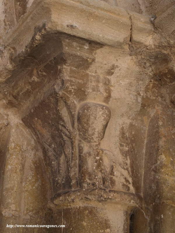 DETALLE DEL CAPITEL CON FIGURA ANTROPOMORFA